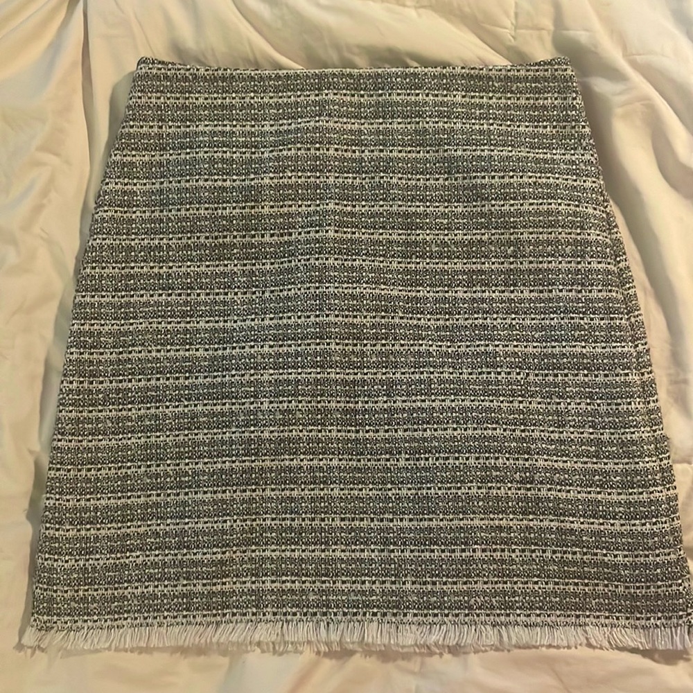 Loft Outlet tweed mini size 4